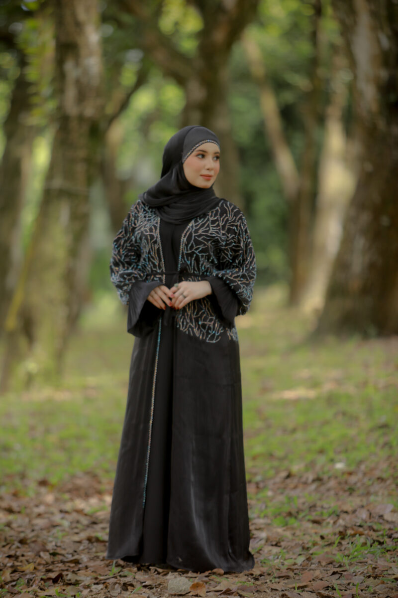 Humairaa Abaya - Image 2